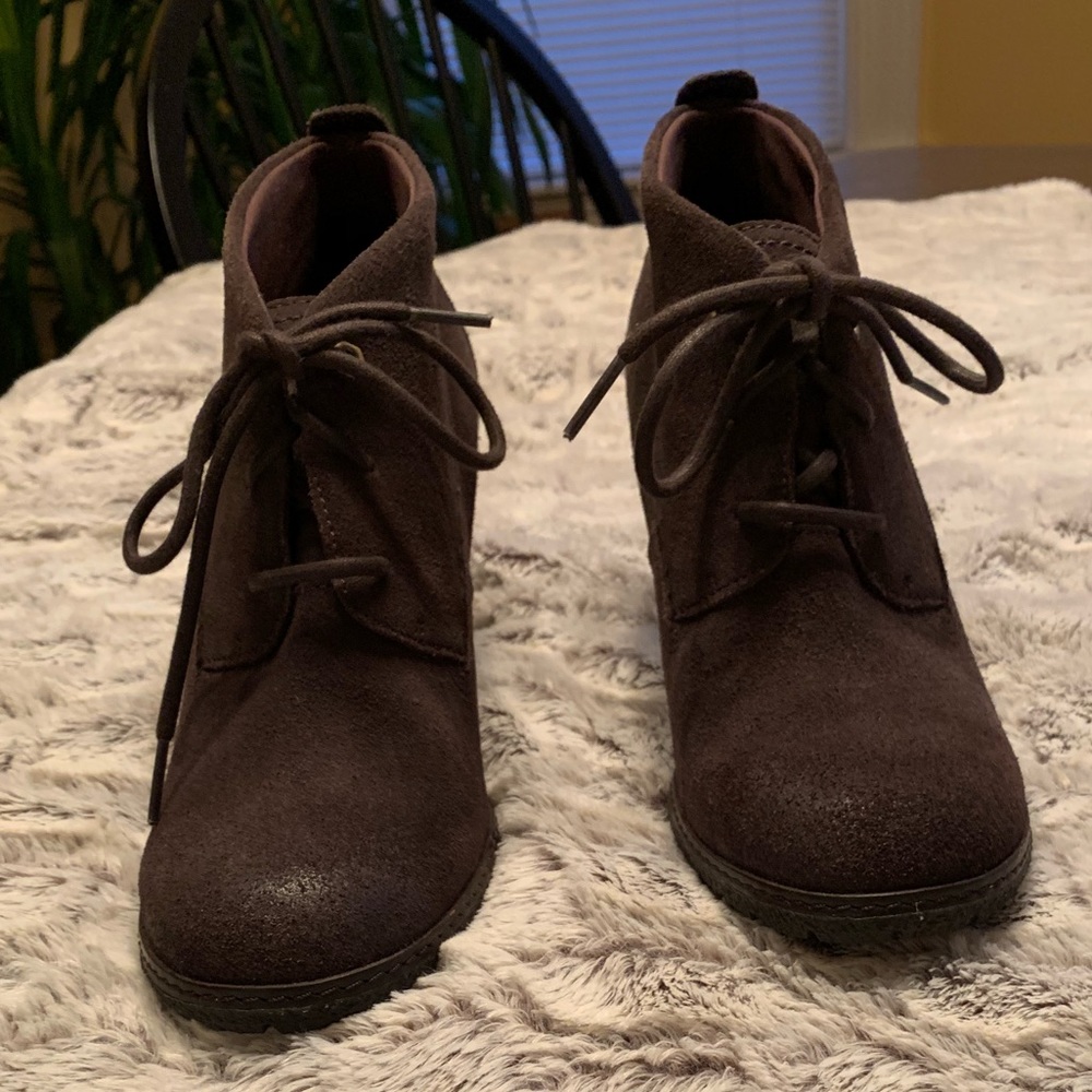 Brown Timberland Earthkeepers